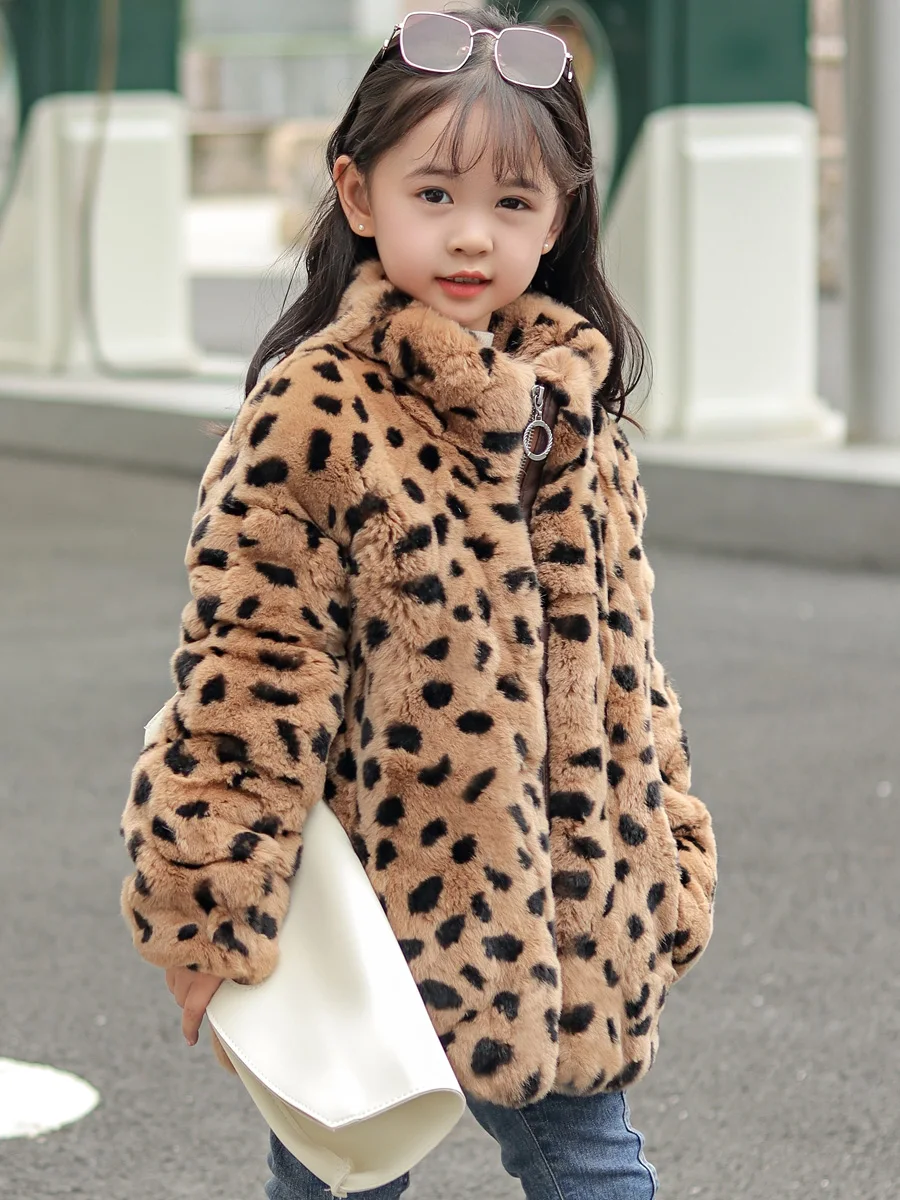 

2022 Children's Fur Coat Winter Boys' and Girls' Genuine Rex Rabbit Fur Integrated Zipper Children's Parent-child Coat