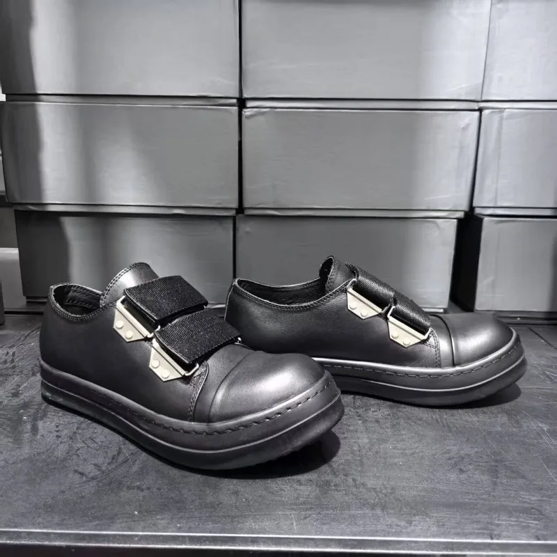 Trendy Men Black Big‑Toe Low‑top Leather Shoes Retro Gothic Metal Buckle Hook‑Loop Fastener Urban Street‑wear Casual Footwear