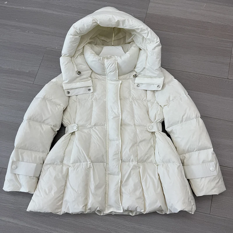 Nuovo cappotto invernale con cappuccio alla moda e versatile Piumino caldo di media lunghezza da donna attillato e ampio