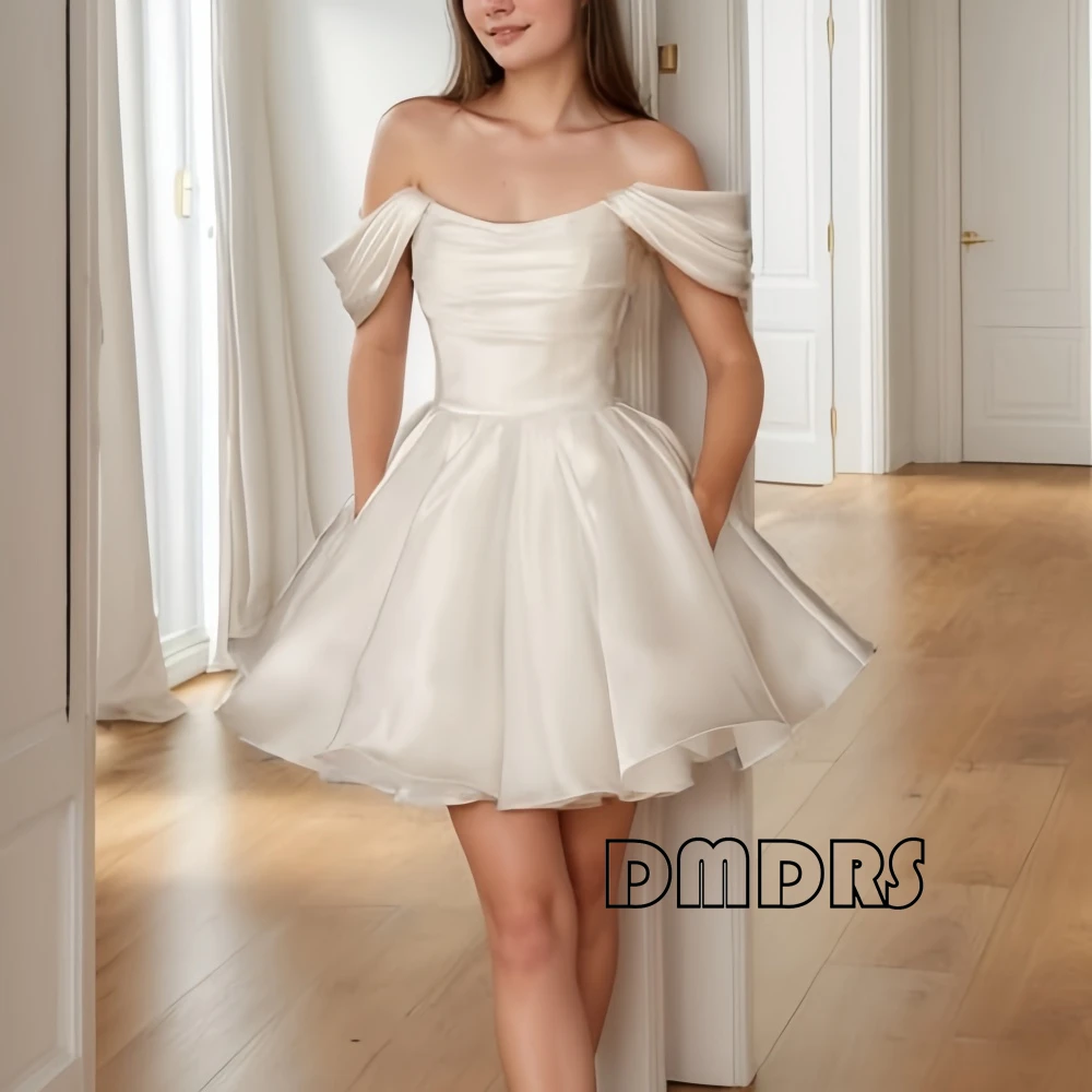 Schulterfreies Heimkehrkleid aus Satin, kurzes Ballkleid, A-Linie, trägerloses, plissiertes Mini-Cocktailpartykleid