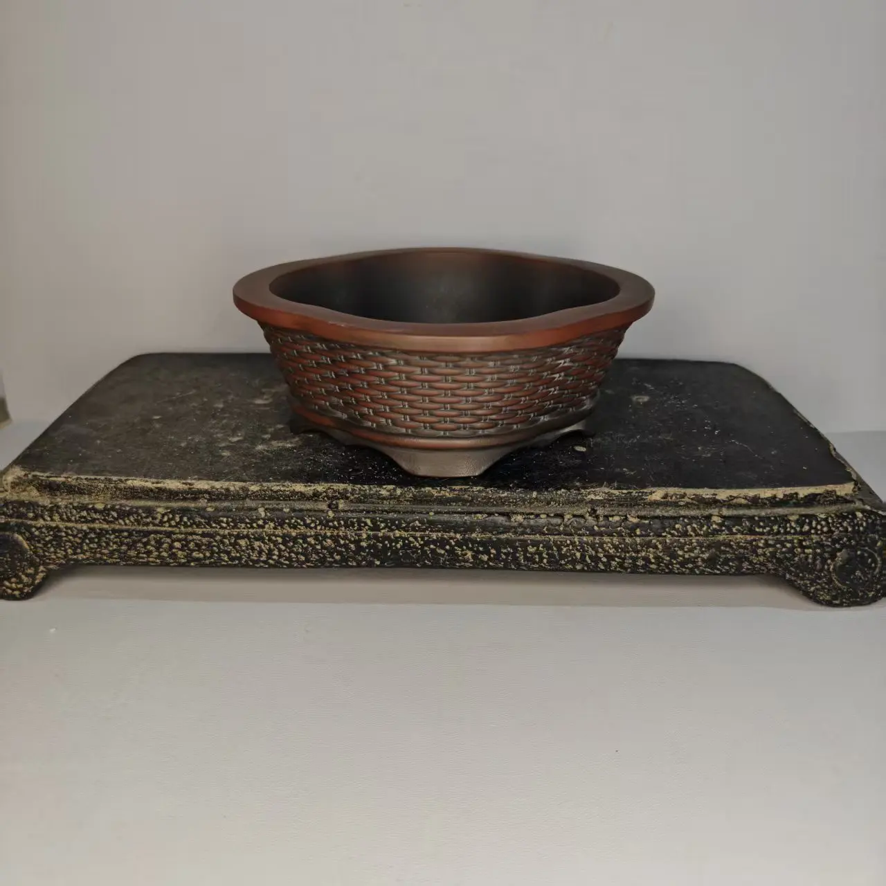 Hand Carved Crab with Woven Patterns Design Bonsai Pot