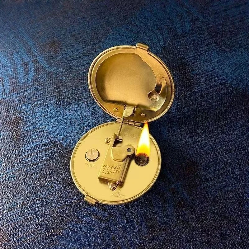 

Powder lighter Kerosene brass small flying saucer lid opening and firing round semi-automatic creative retro personalized gift