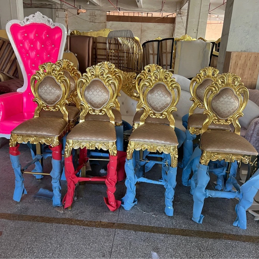 High-Back Luxury European style Throne Chair in Gold Wooden And Velvet Fabric for Bar Living Room Banquet Hall Villa Wedding