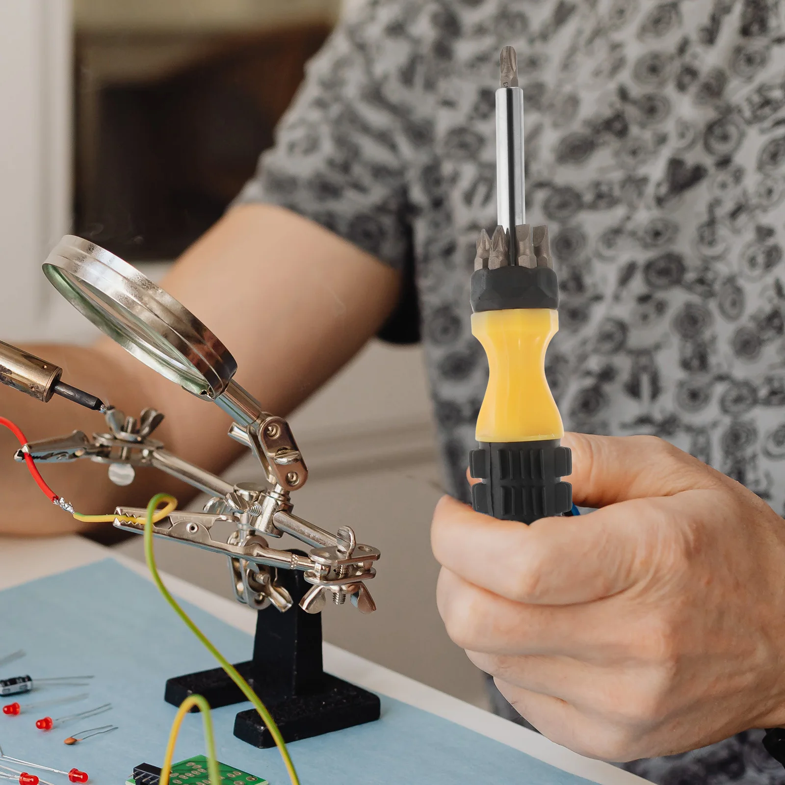 Compact Hidden Screwdriver Storage Box Organizer Travel Cash Safe Container Tool