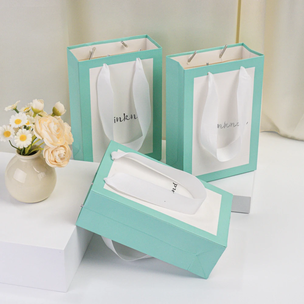 Бумажная подарочная сумка с логотипом на заказ, упаковочные сумки для ювелирных изделий, парфюмерные свечи, парик, сумки для покупок с ручкой для свадебной вечеринки