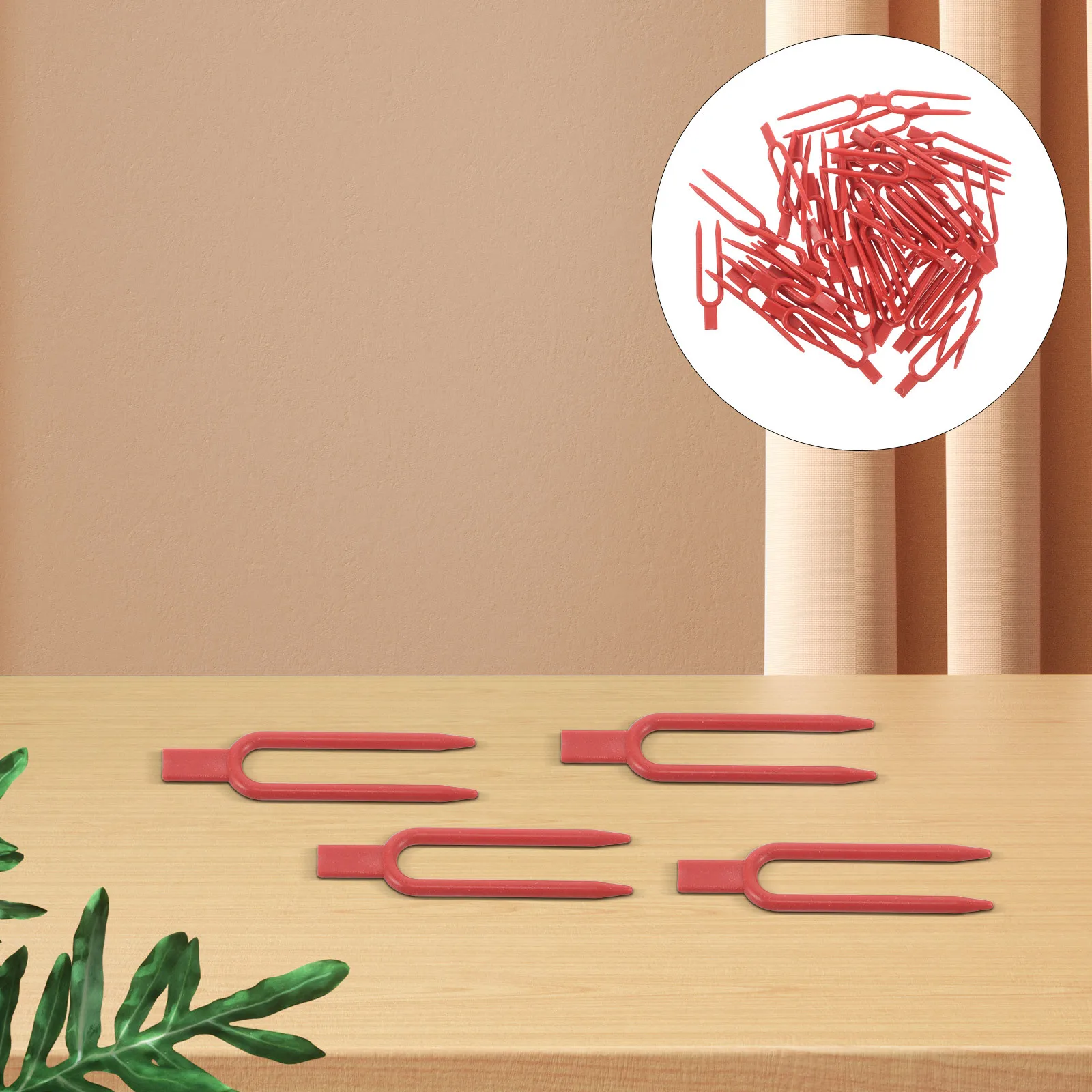 

100Pcs Garden Plant Clips Plastic Vine Support for Tomatoes Strawberries Cucumbers Reusable Outdoor Gardening Fixing Clamps