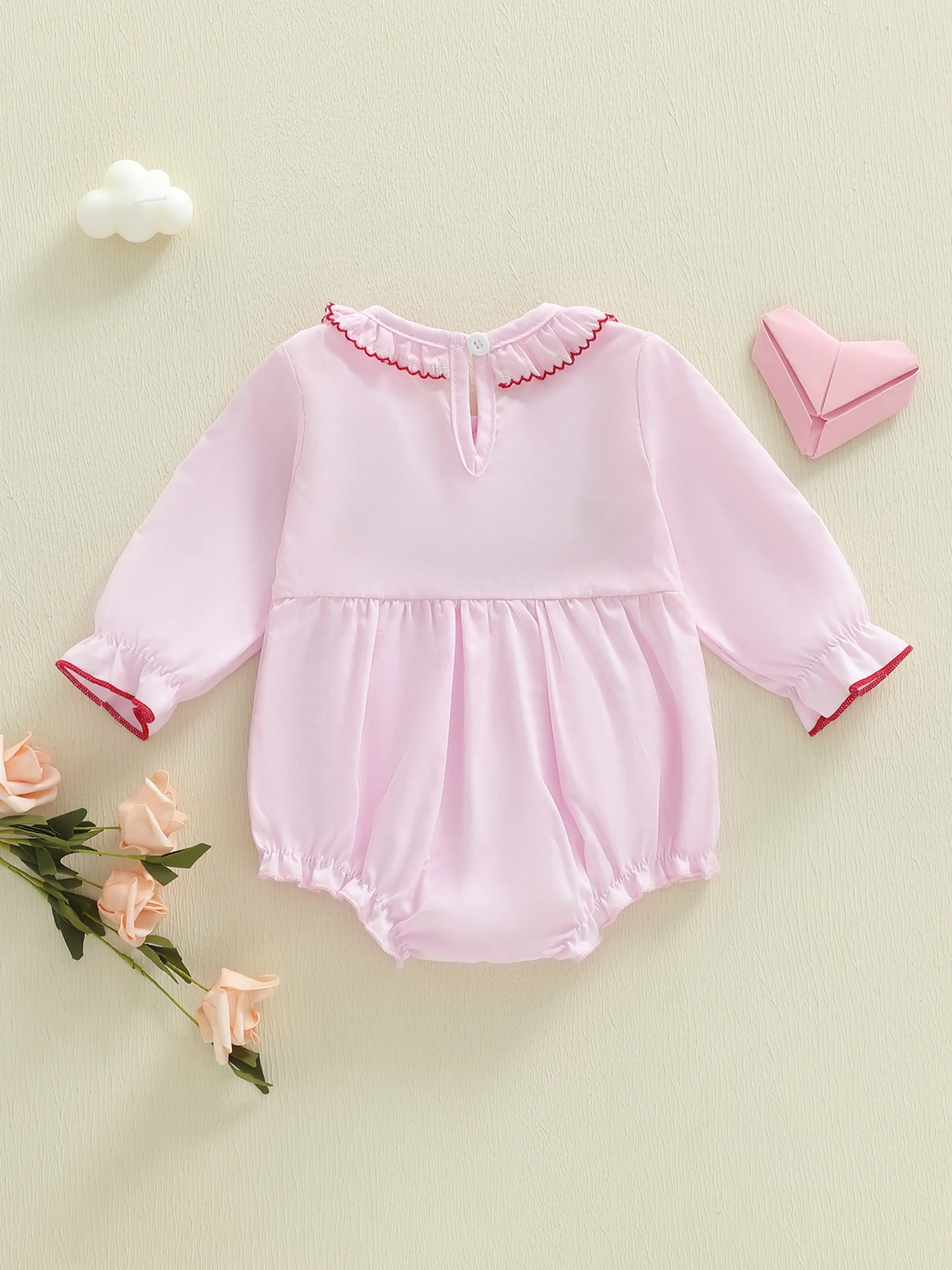 رومبير على شكل قلب للفتيات الصغيرات في عيد الحب بأكمام طويلة وياقة الدمية وتطريز على شكل فيونكة على شكل قلب - ملابس ربيعية رائعة