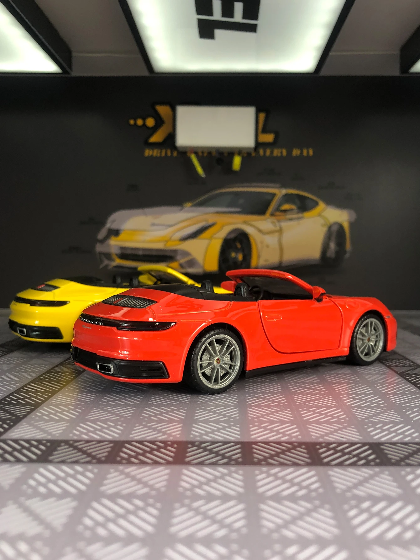 1: 32 محاكاة سبائك الزنك بورش 911 كاريرا، نموذج ثابت، سيارة هدية معدنية قابلة للجمع #3