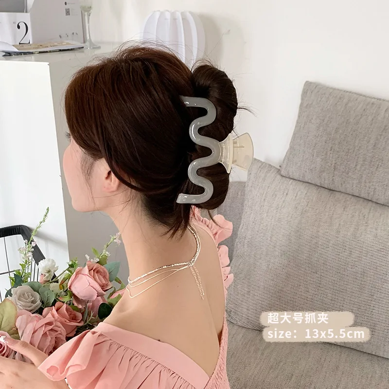 13CM Korean Woman Extra Large Wave Hair Claw Lady Fashion M Design Hair Clips Barrettes Headwear Girls Versatile Hair Accessorie