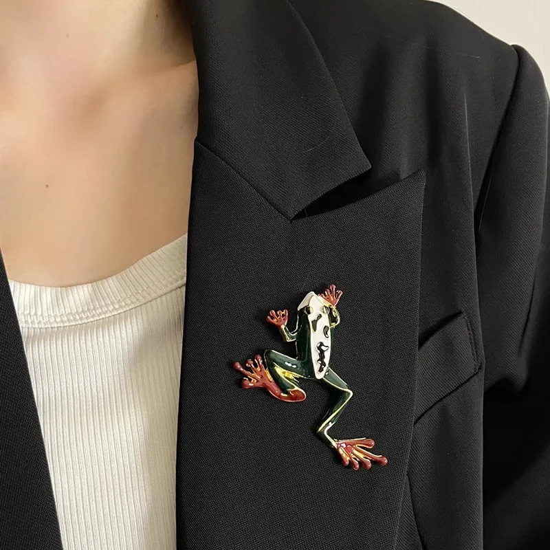 

Europe and America Vintage Metal Frog Animal Brooch for Women Girls Exquisite Fashion Suit Corsage Pins Accessory Party Jewelry