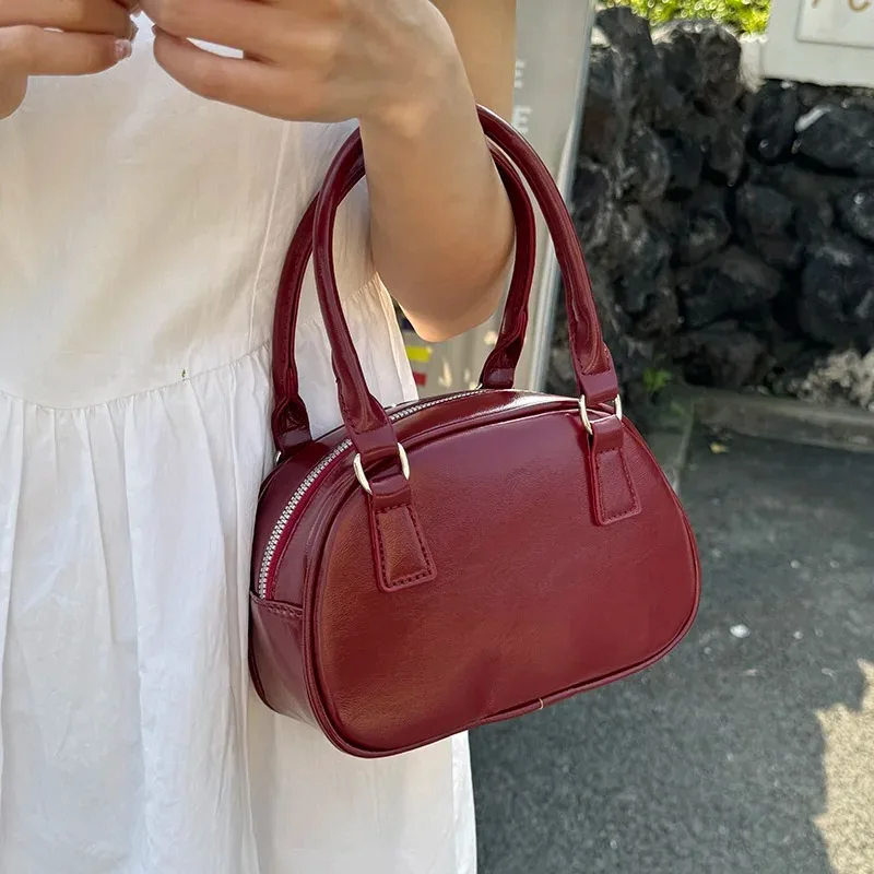 كوريا الجنوبية 2025 ذات الاهتمام الخاص حقيبة صغيرة مربعة حقيبة أنثى رائعة ومتعددة الاستخدامات الكتف Crossbody البولينج B...