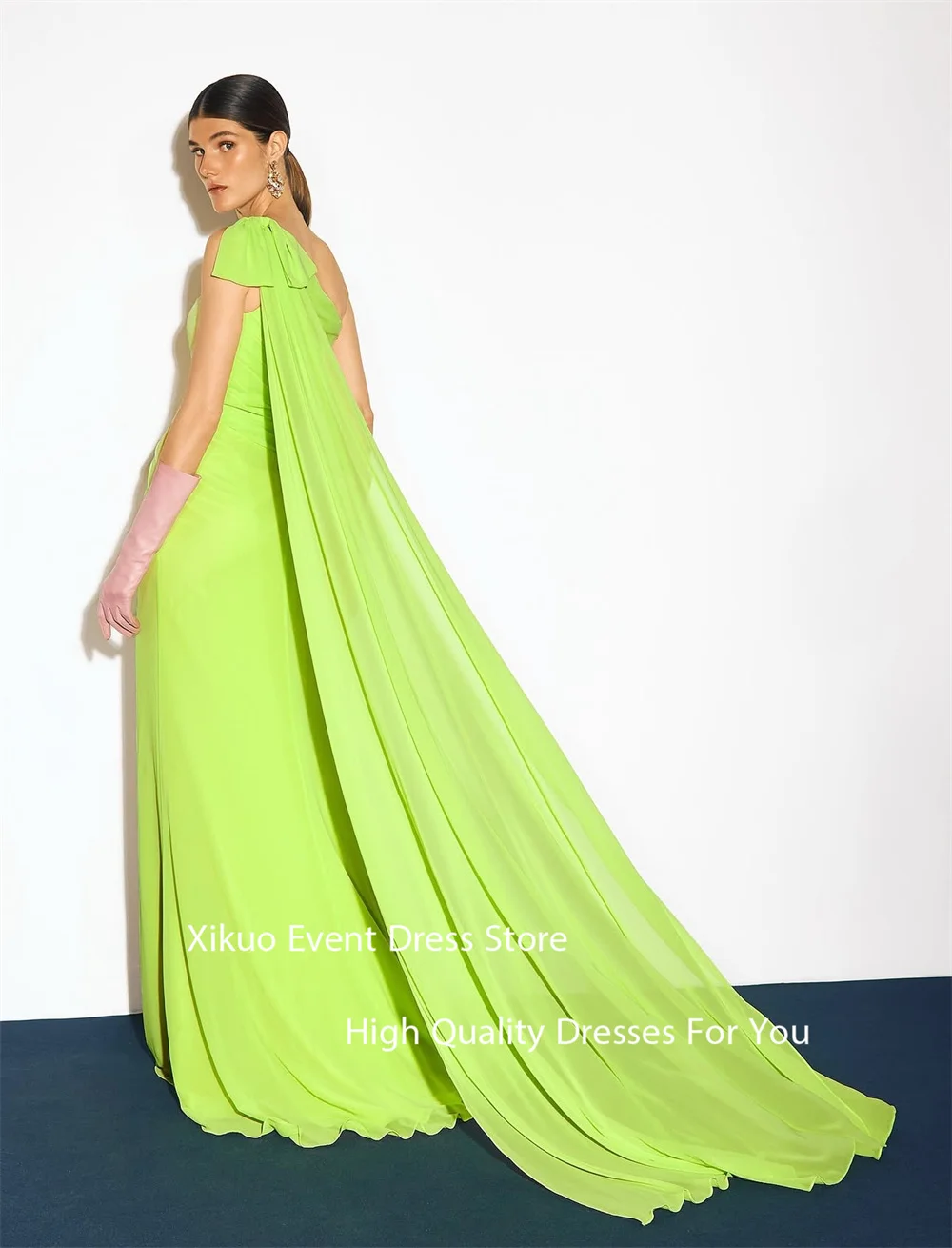 Xikuo neon verde chiffon vestidos de noite uma linha plissado fenda lateral vestidos de festa um ombro formal vestidos de fiesta personalizado