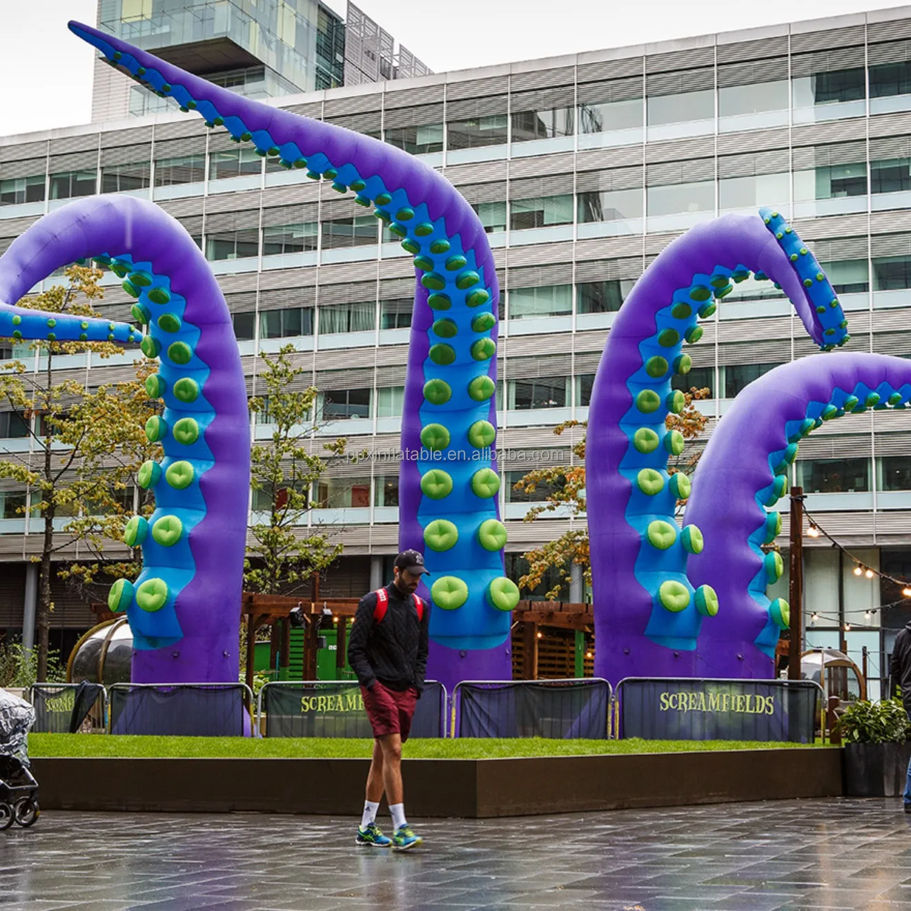 

Inflatable Squid For Parade Bus Roof Decoration Halloween Party Decoration Spinning Inflatable Octopus Tentacles Leg For Sale