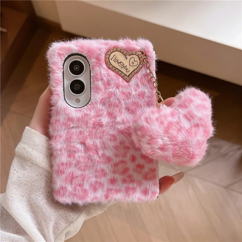 Cute Leopard Shockproof Phone Cases For Samsung Galaxy Z Fold 8 Ultra 7 6 5 4 3 Fluffy Fur Heart Pendant Fluffy Hard Back Covers