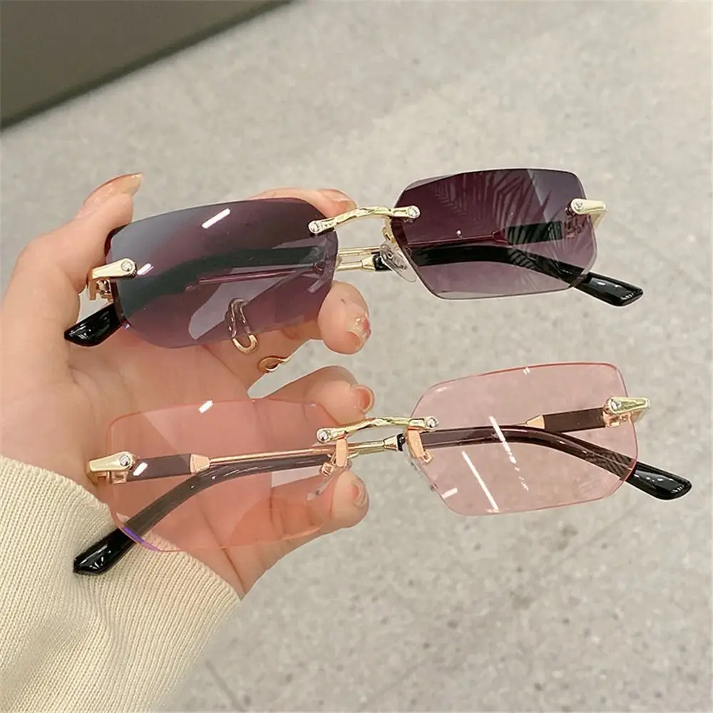 Okulary przeciwsłoneczne bez oprawek dla kobiet i mężczyzn, modne prostokątne okulary bez oprawek Retro Shades Fashion Summer Travel UV400 Eyewear