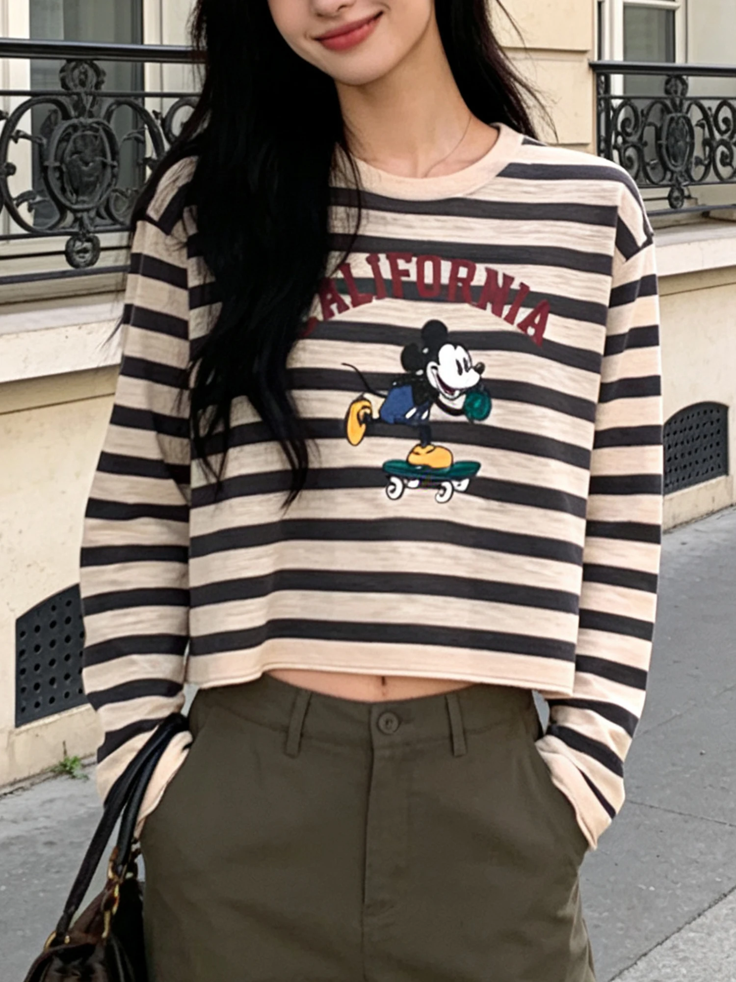

Spicy Girl Retro Cartoon Print Long Sve Base irt T-irt Women's Spring New Casual Versatile Slimming ort Top