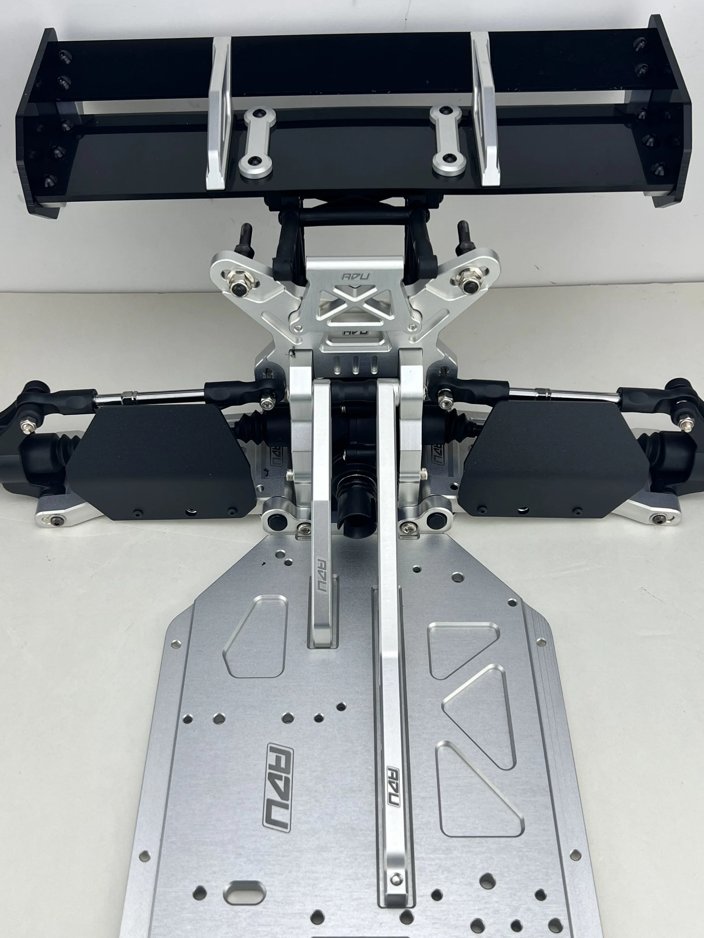 Zestaw skrzydełek z włókna węglowego du RACING CNC do 2.0 gazu DBXL-E