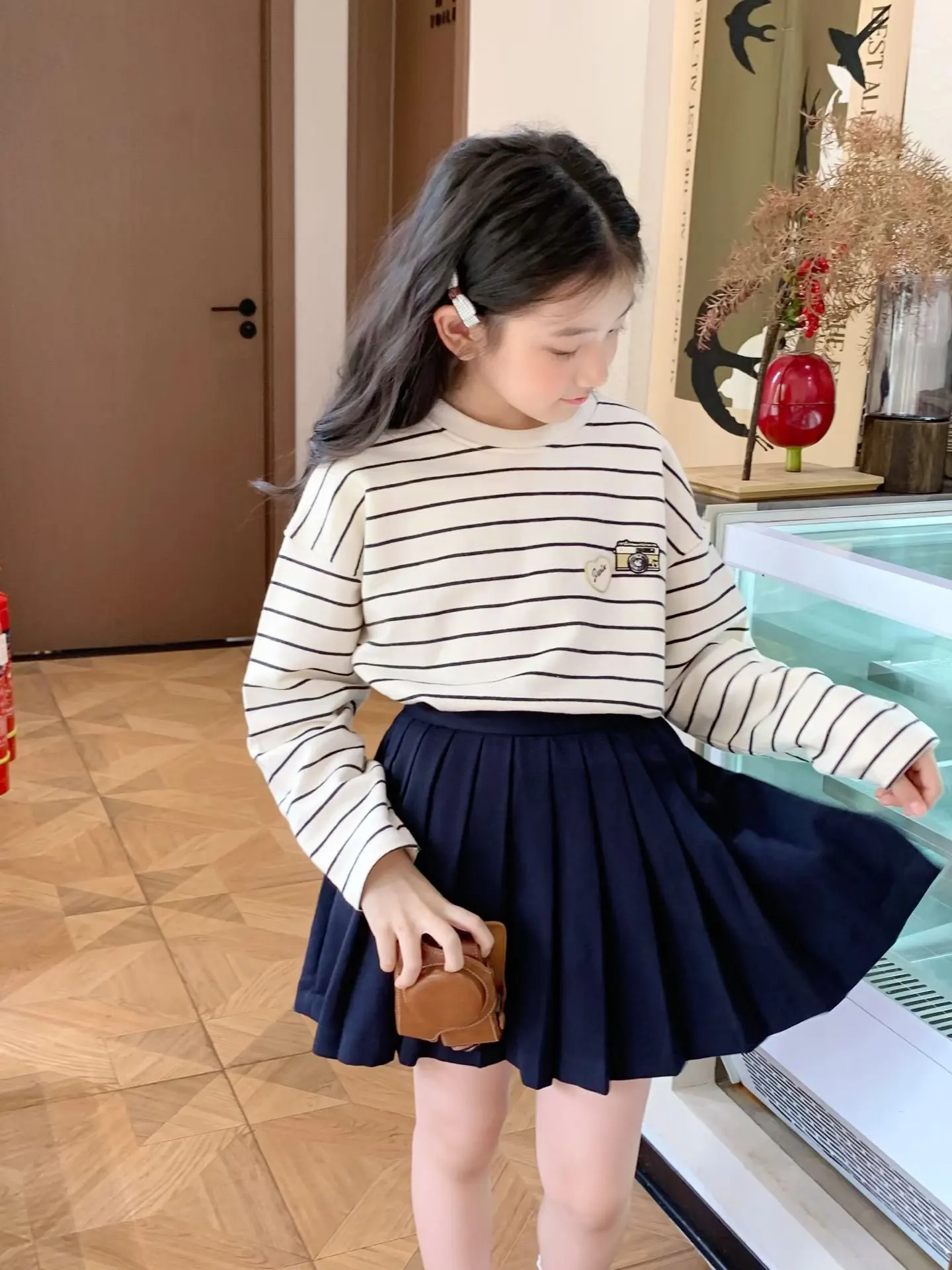 

2025 autumn kids tops and skirts clothing sets for girls cute print sweatshirts and skirt clothing sets