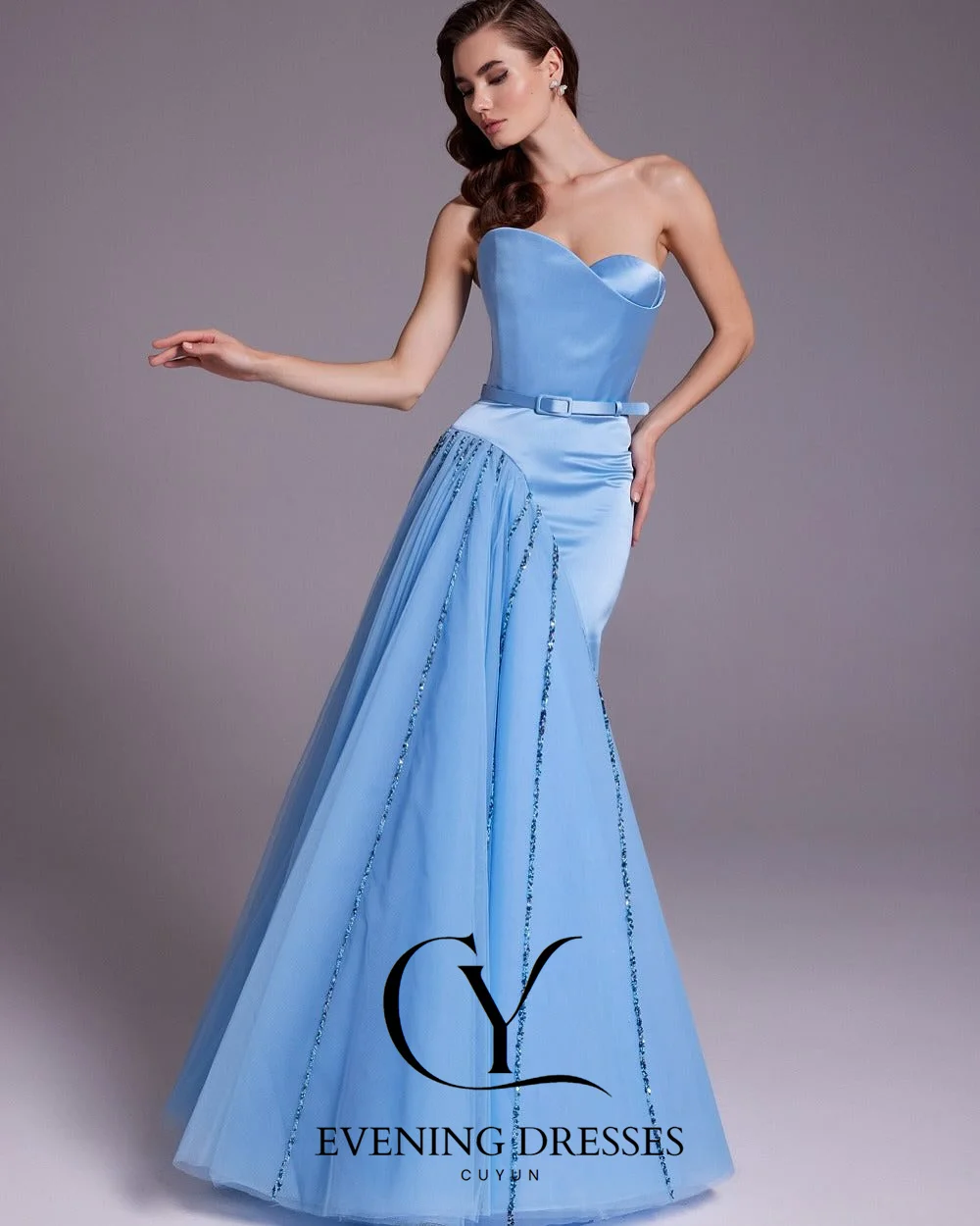 فساتين سهرة نسائية فاخرة باللون الأزرق من CUYUN بدون حمالات على شكل حرف A مع حزام فساتين رسمية أنيقة مخصصة للنساء
