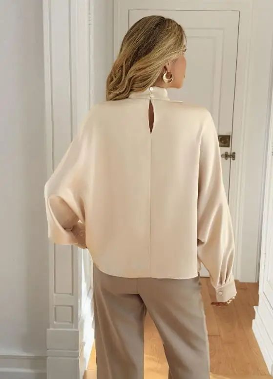 

2025 New Fashion Casual Autumn and Winter Elegant Style High-End Long Sleeved V-Neck Shirt Women's Clothing