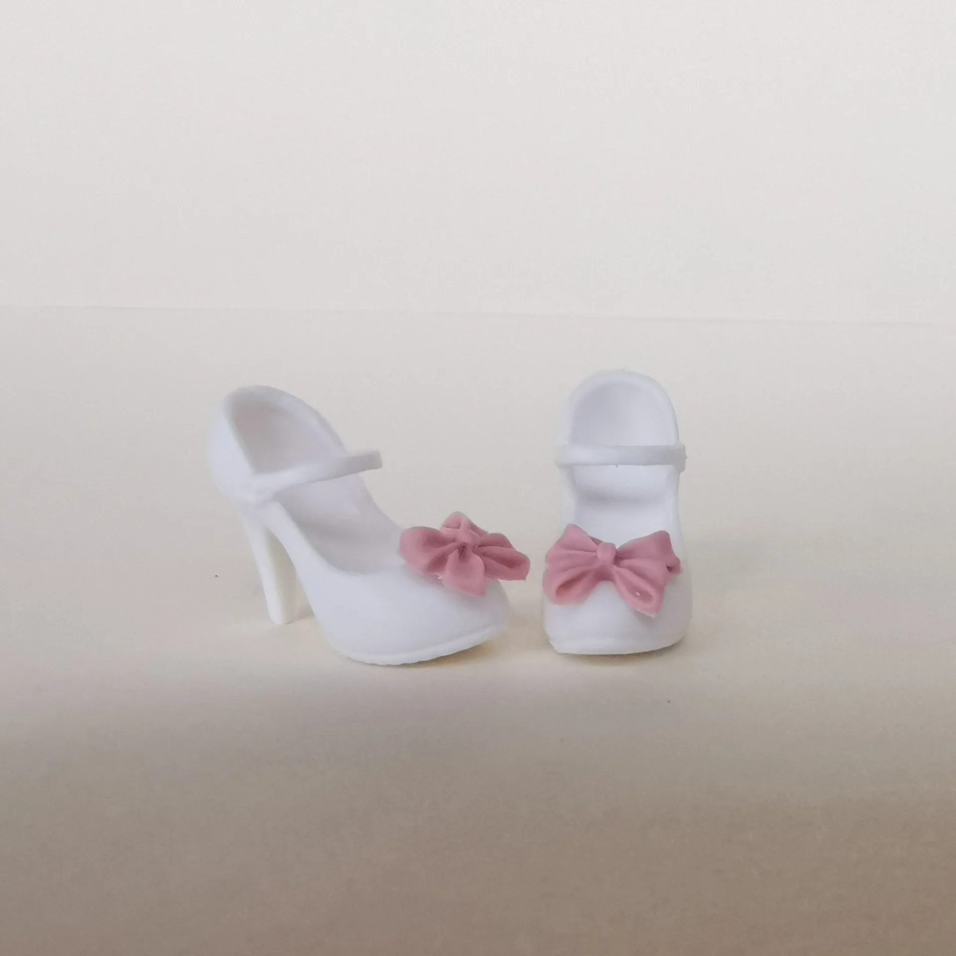 XINYI 1/6 Doll Shoes White Black Pink With Floral Bow Heart Decors Female Doll Shoes DIY Dressing Doll Decorations
