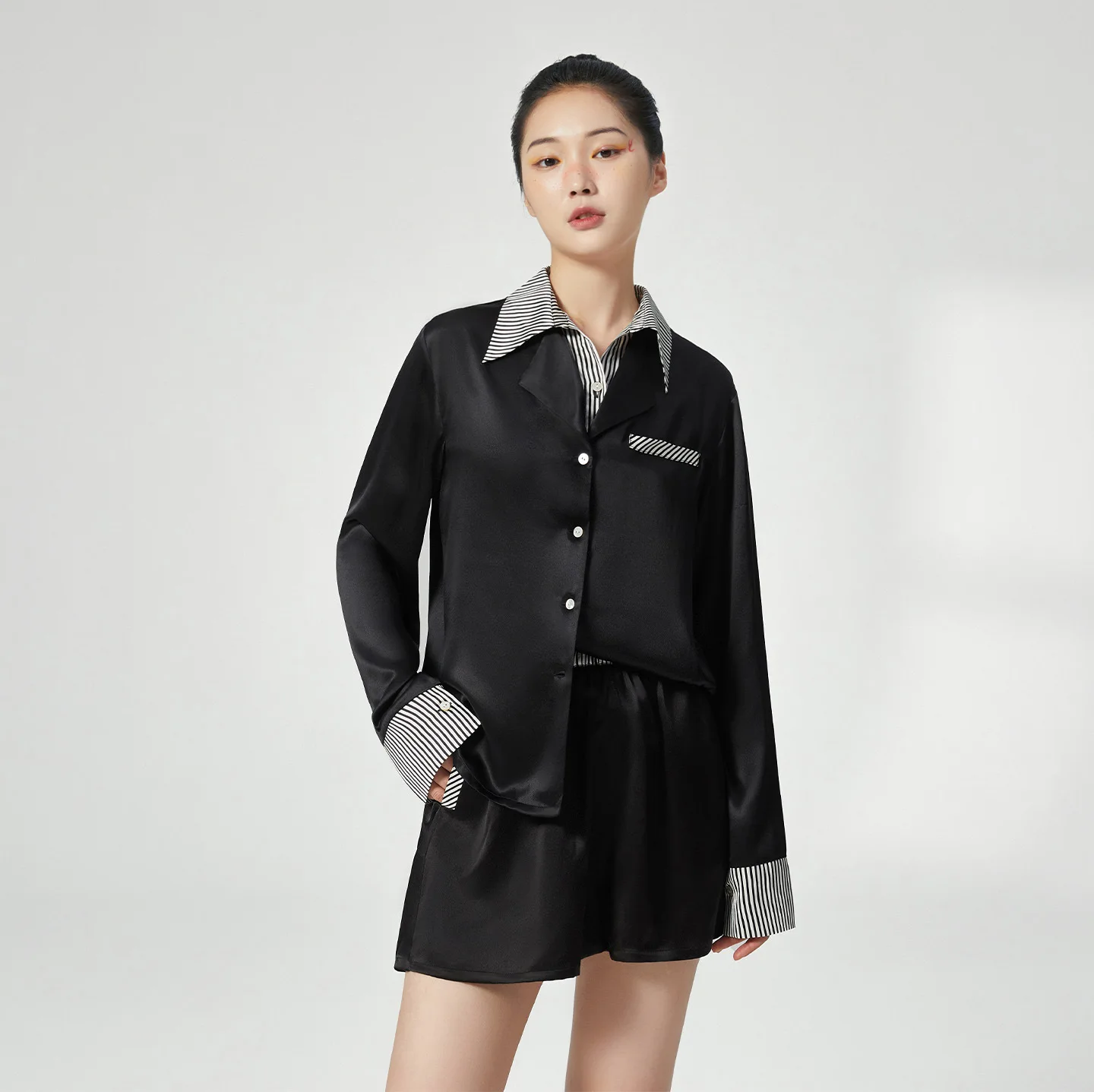 2026 New 100% Mulberry Silk Pajama Set Women Lapel Long Sleeve Shirt & Shorts 2 Pieces Luxury Satin Loungewear Elegant Outwear
