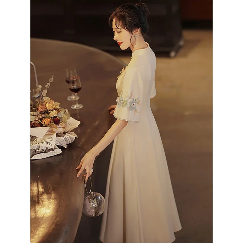 Champagne Chinese Wedding Dress Women Embroidery Modern Improve Qipao Orientale Traditional Retro Party Banquet Slim Cheongsam