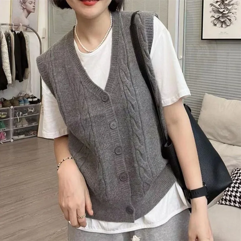Gilet lavorato a maglia con scollo a V per l'autunno e l'inverno, un nuovo maglione ampio e dimagrante in stile coreano, gilet e cardigan da donna