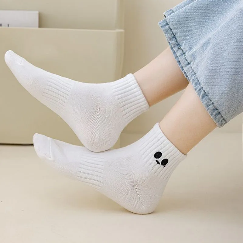 5Pairs Middle Tube Men Socks Set White Solid Cartoon Graphic Pattern Fashion Breathable for Male Style Casual Comfortable Socks