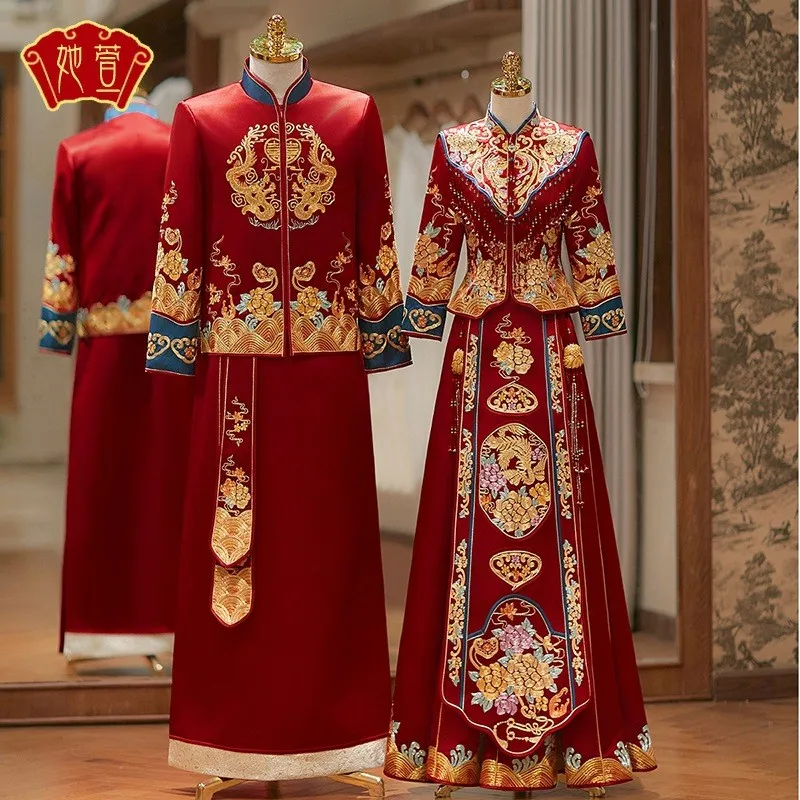

Chinese-style wedding gowns and dresses are embroidered for brides