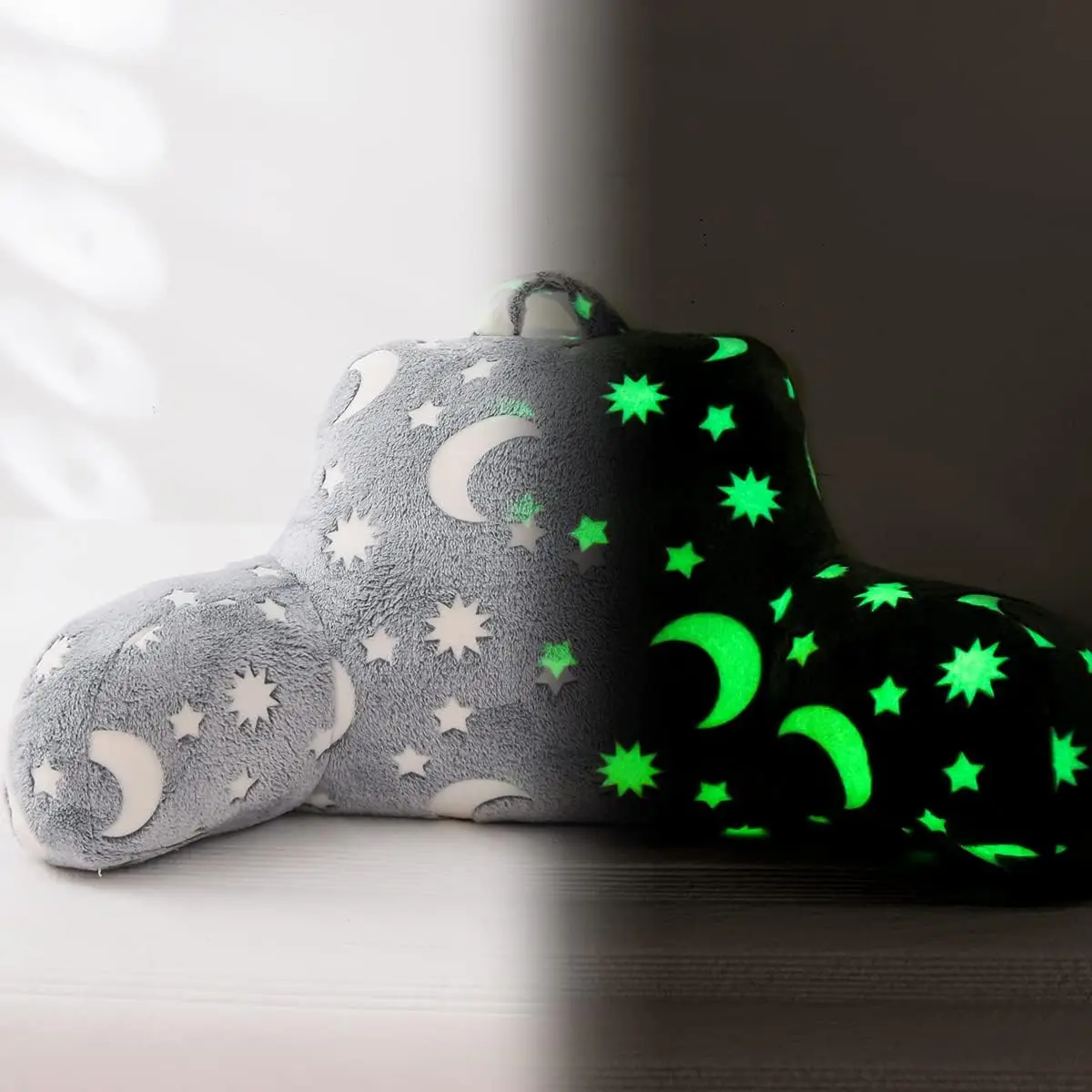 

Светящаяся в темноте подушка для чтения с подлокотниками для сидения в кровати или на диване, светящаяся подушка-спинка с изображением луны и звезд для поддержки спины