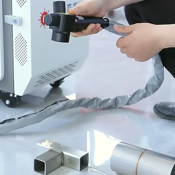 Metal Cleaning Equipment for Rust and Paint Removal Rust Cleaning Machine 200W Pulse Cleaner