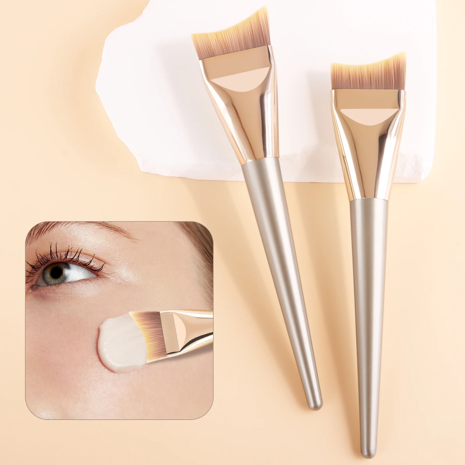 Crescent Flat Head Foundation-Pinsel, ultradichte Borsten, streifenfreier Pinsel für flüssiges und cremiges Make-up.