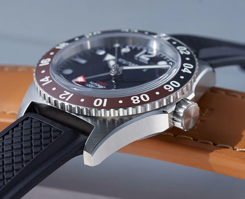 SCUTUMETTE T062 Auto GMT Herrenuhr Dual Time Zweifarbige Keramiklünette Leuchtend im Dunkeln Tägliches Globales Reisen Outdoor 200M Schwimmfestes Gummiarmband – Detail 10