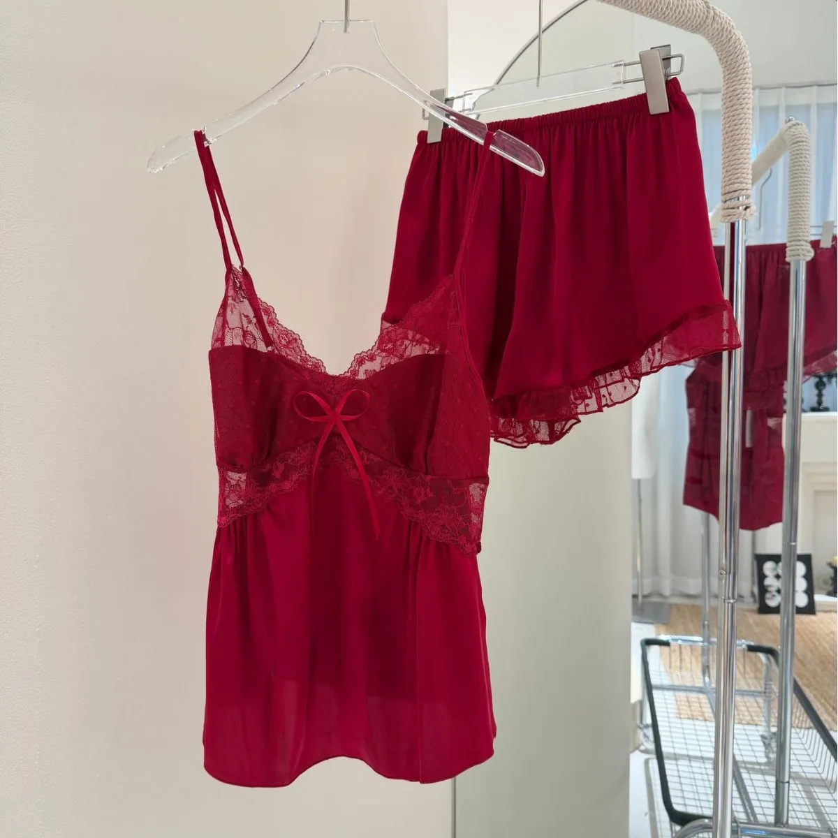 

Ice Silk Pajamas Women's Summer Girls Suspender Shorts Loungewear Set Backless Sexy Pajamas Women's Silk