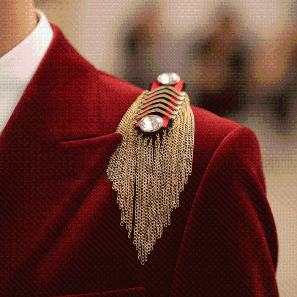 Stage Suit Accessory Metallic Fringe Epaulet Brooch Embroidered Shiny Metal Chain Pin Durable Gothic Shoulder Tassel Badge Party