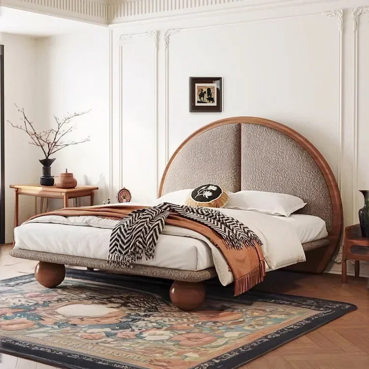 

American retro solid wood lamb wool 1.8 meters master bedroom marriage bed medieval cream wind curved reunion bed