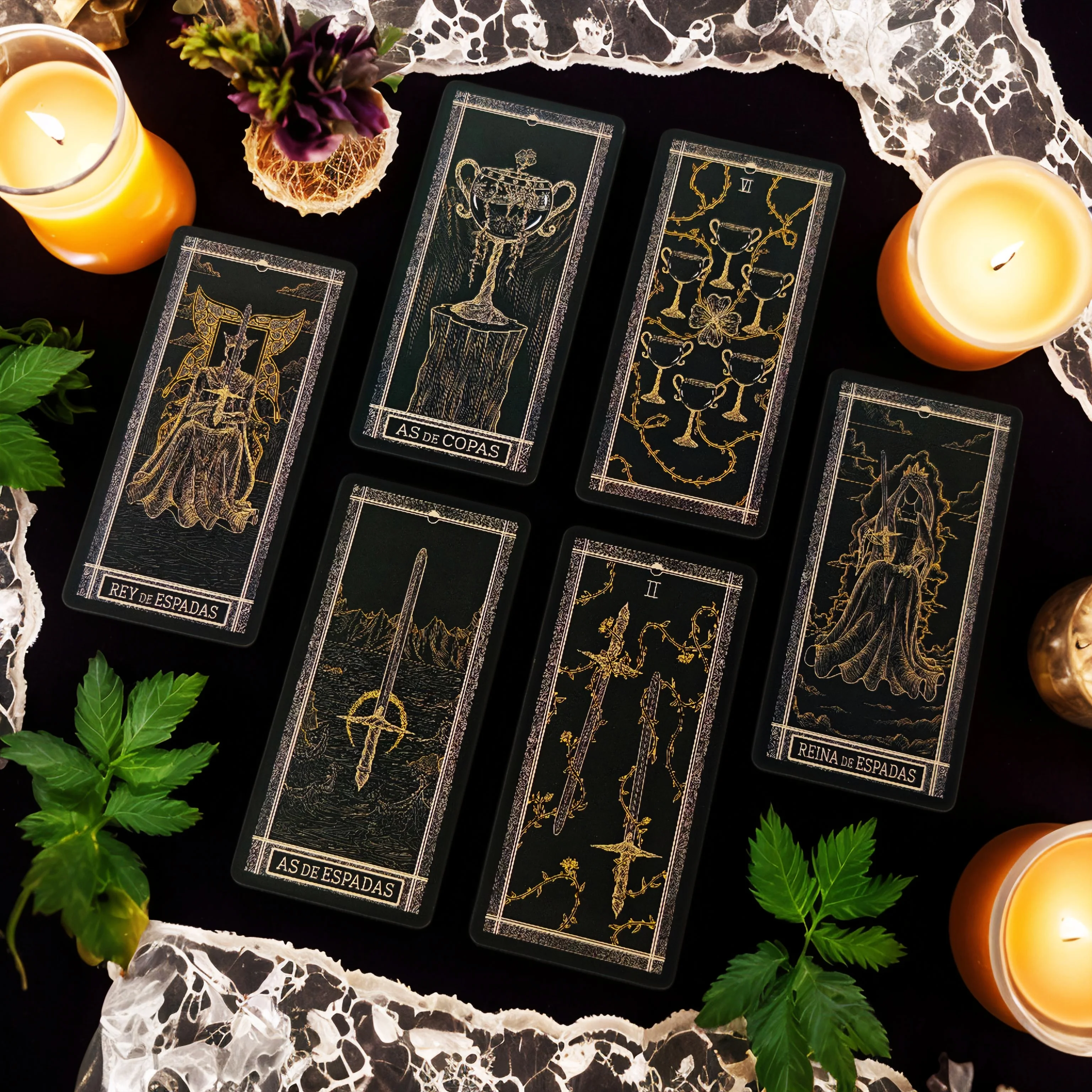 Mazzo di tarocchi Kinner Un mazzo di tarocchi tradizionale da 78 carte completo di ispirazione cosmicamente disegnato a mano 11 * 5,2 cm in lingua spagnola