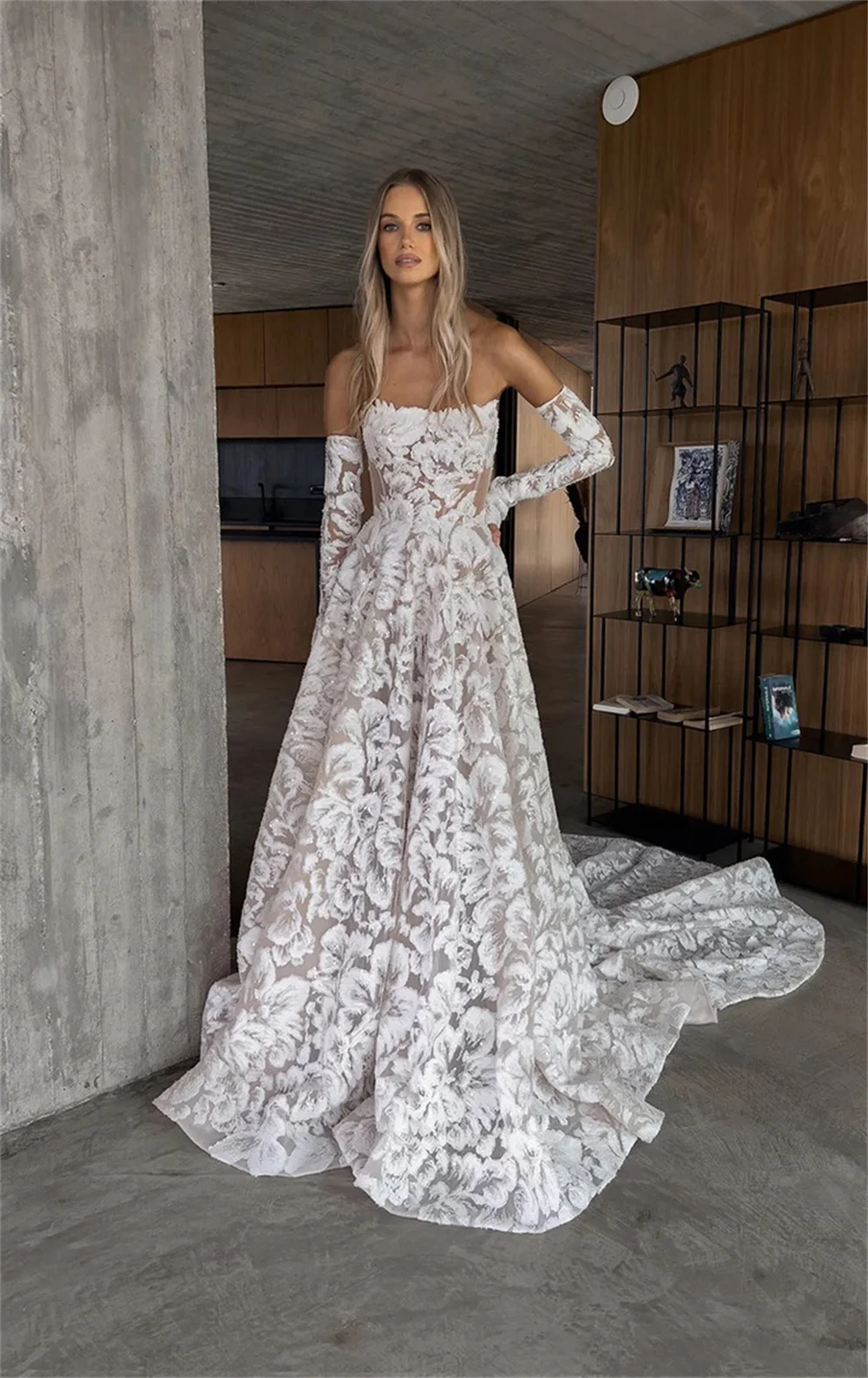 Tokyo Customized White Flower Wedding Dress Strapless Detachable Sleeves Court Train Bridal Gown Back Zip A-Line Wedding Gown