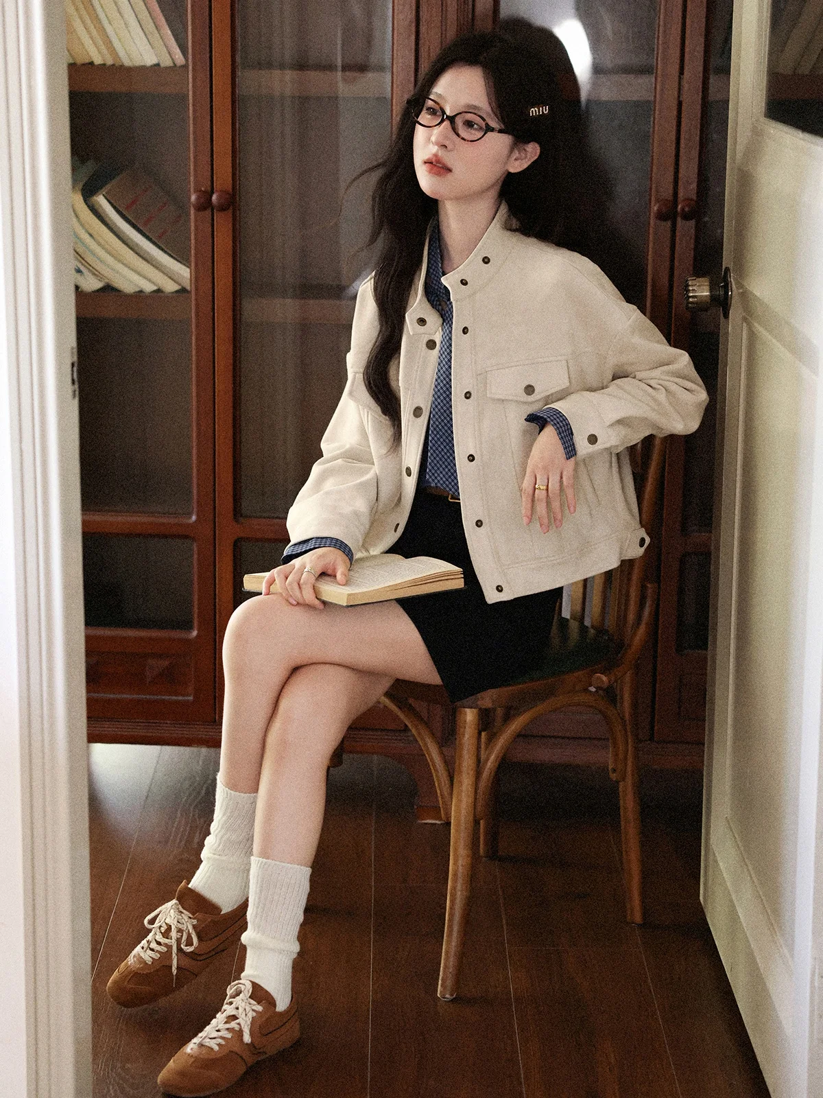 Chaqueta de Trabajo con Efecto Adelgazante y Cuello Alto en Beige para Mujer, Diseño Deer South, Colección Sensation Otoño