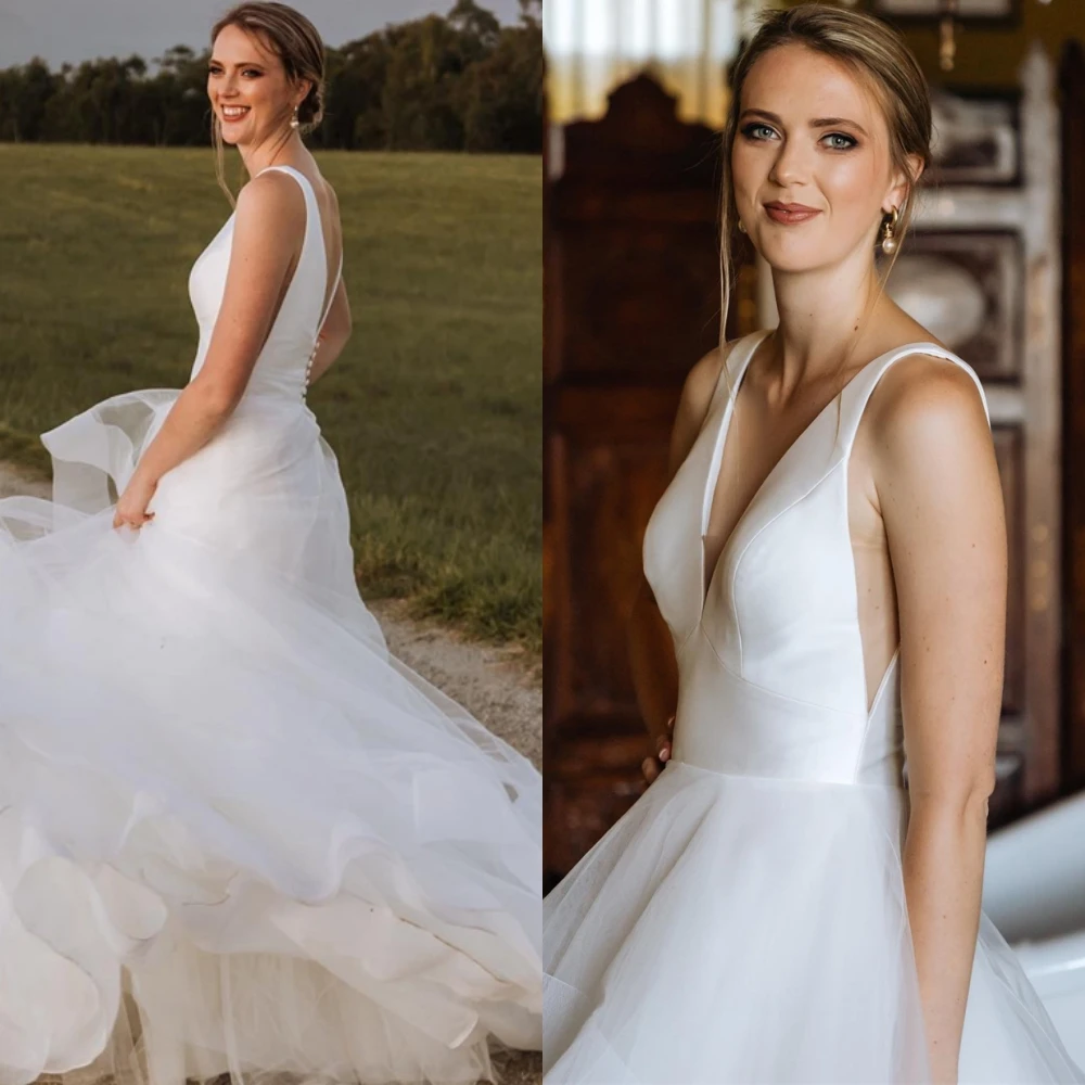 

Customized V-neck Sleeveless Wedding Dress Elegant Sexy Chapel Train Ruched Bridal Gowns White Elegant Buttons Back Bridal Party