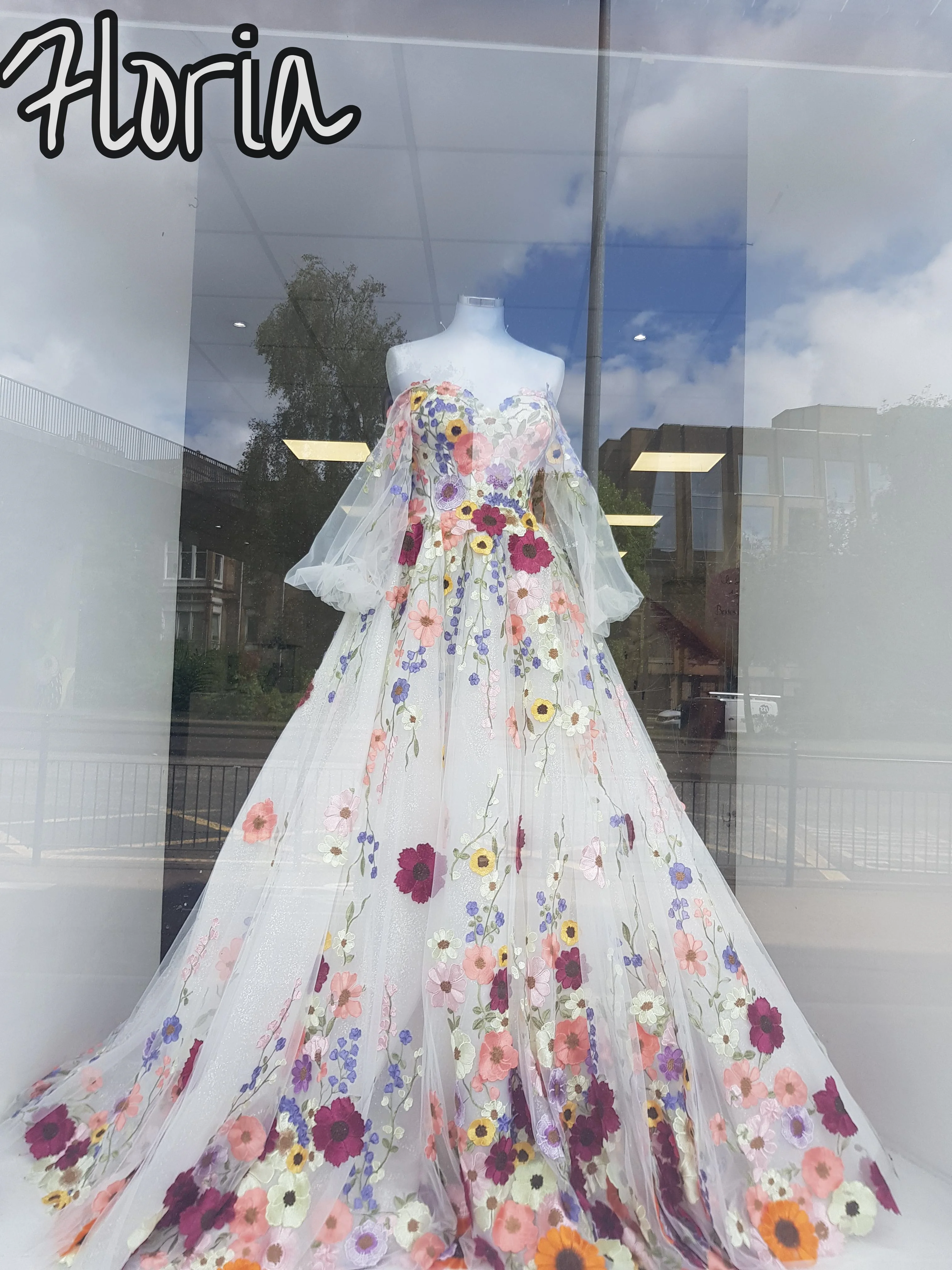 

Custom Made Off The Shoulder Embroidered Wedding Dress 3D Colorful Flower Appliques Tulle Prom Dress Vestidos De Novia