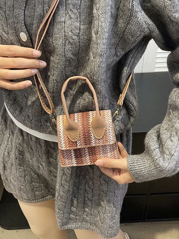 2025 New Style Straw Woven Beach Handbag Women's Crossbody Bag Popular Summer Small Square Bag Versatile Single Strap Bag