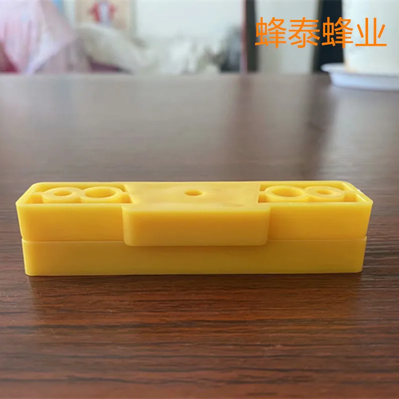 

10 pieces yellow plastic beehive connector retainer