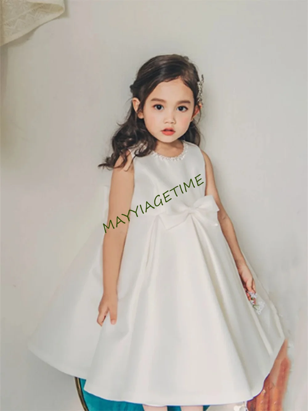 

Flower Girl Dress White Satin Sparkle Beaded O-neck Bow Belt Wedding Cute Flower Child First Eucharist Birthday Party Dress