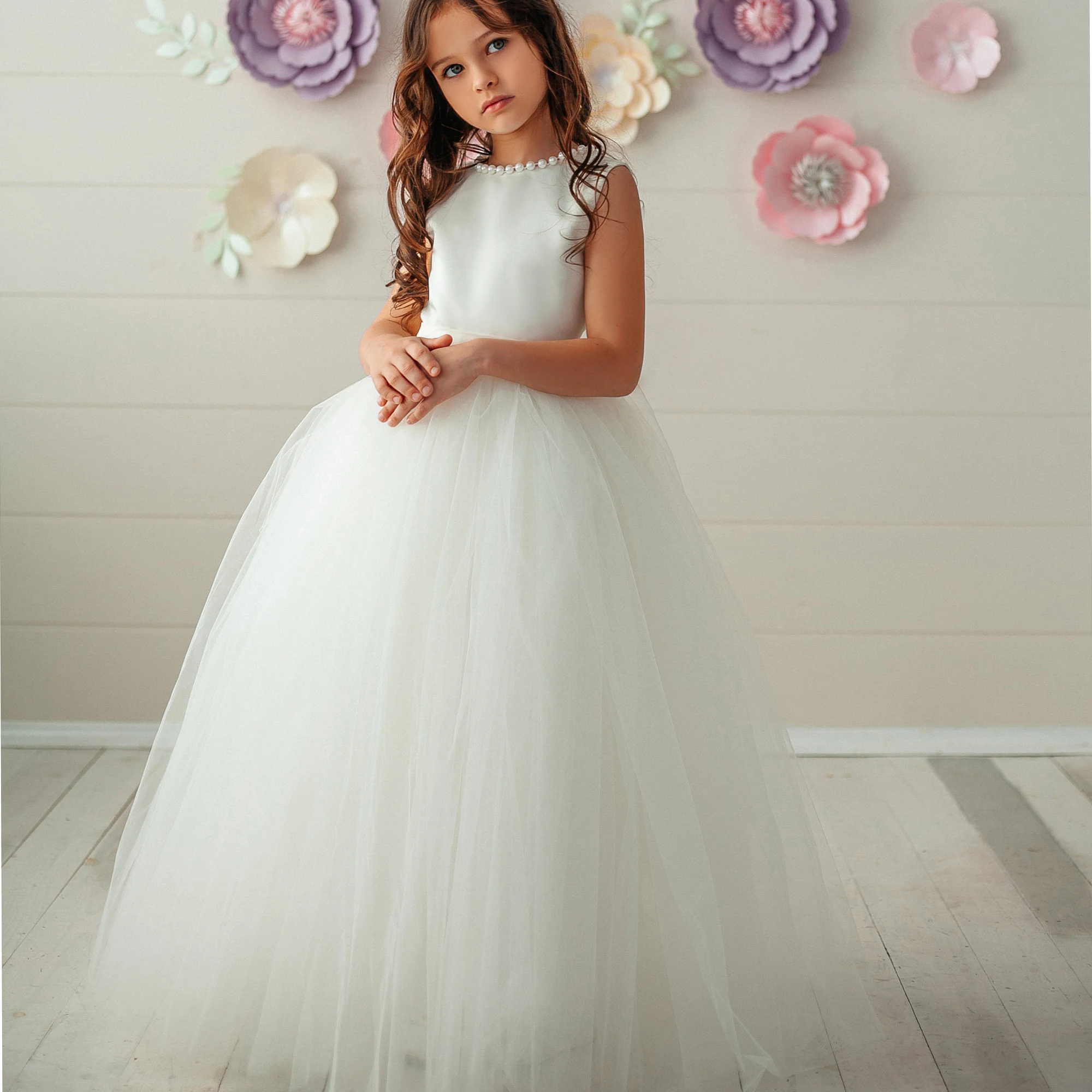 Flower Girls Dresses Ivory Satin Flory Embroidery With Bow Belt Short Sleeve For Wedding Birthday Party Banquet Princess Gowns