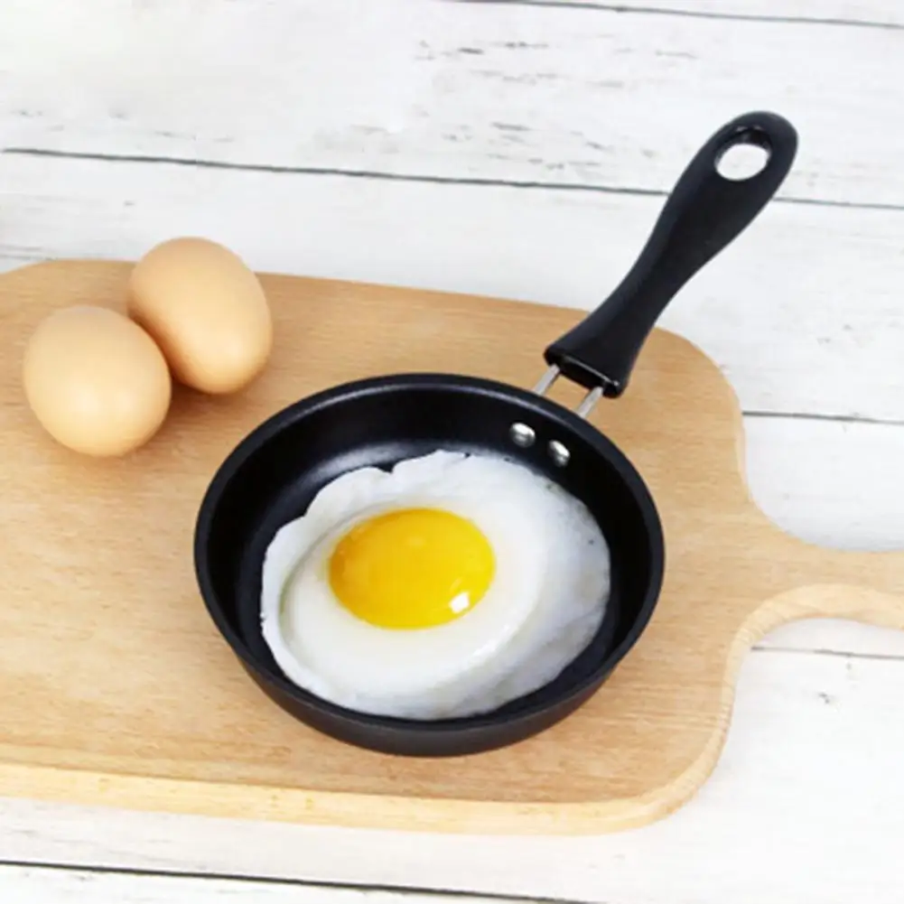 12cm Mini Frying Pan Anti-Scald Handle Mini Saute Pan Compact Egg Frying Pan Non-Stick Iron Frying Pan for Camping Picnic