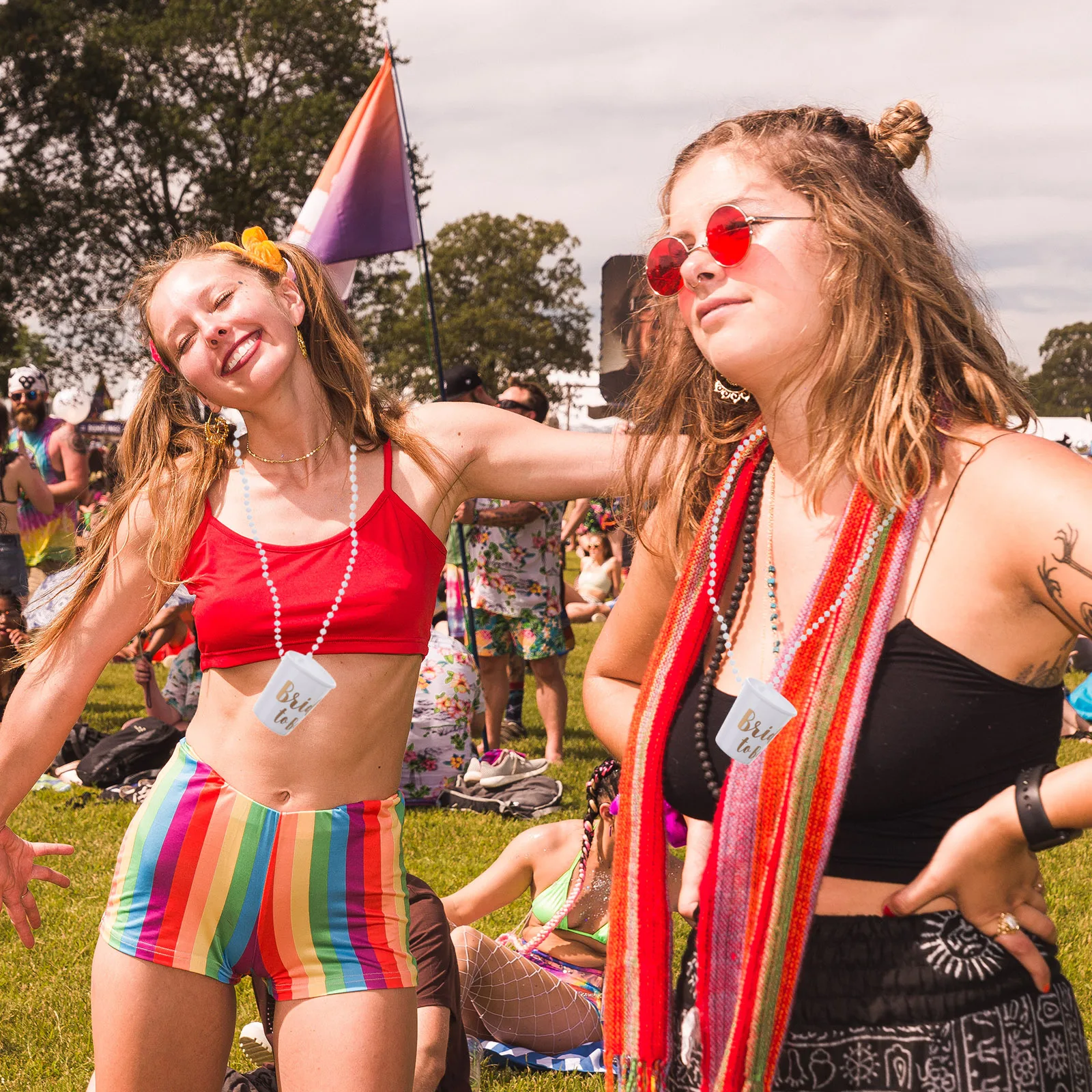 

Plastic Shot Cup Necklace White Groom to Be Party Bridal Bachelorette Hen Decorations Gifts Plastic Cups Bartender Supplies