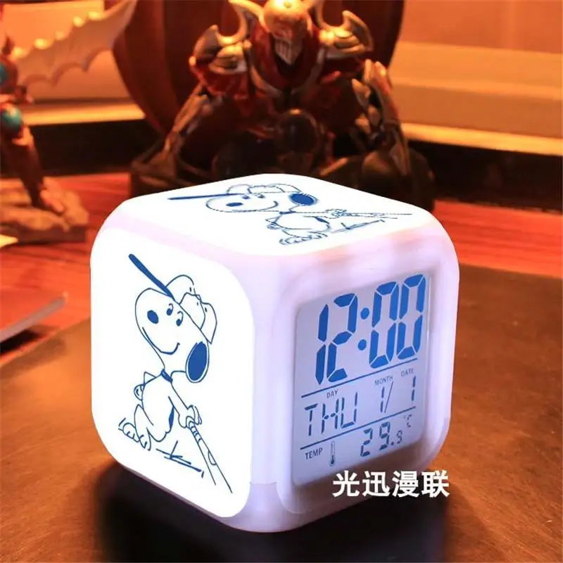 Kawaii جديد سنوبي المنبه الرجال والنساء الكرتون عنبر على مدار الساعة الرسوم المتحركة المحيطة مضيئة كتم بصوت عال السرير المنبه