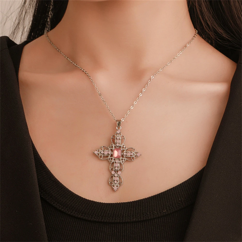 Fashion Exquisite Hollow Cross Necklace Bohemian Inlaid Rhinestones Clavicle Chain Jewelry Gifts For Women Girls Party Wearing